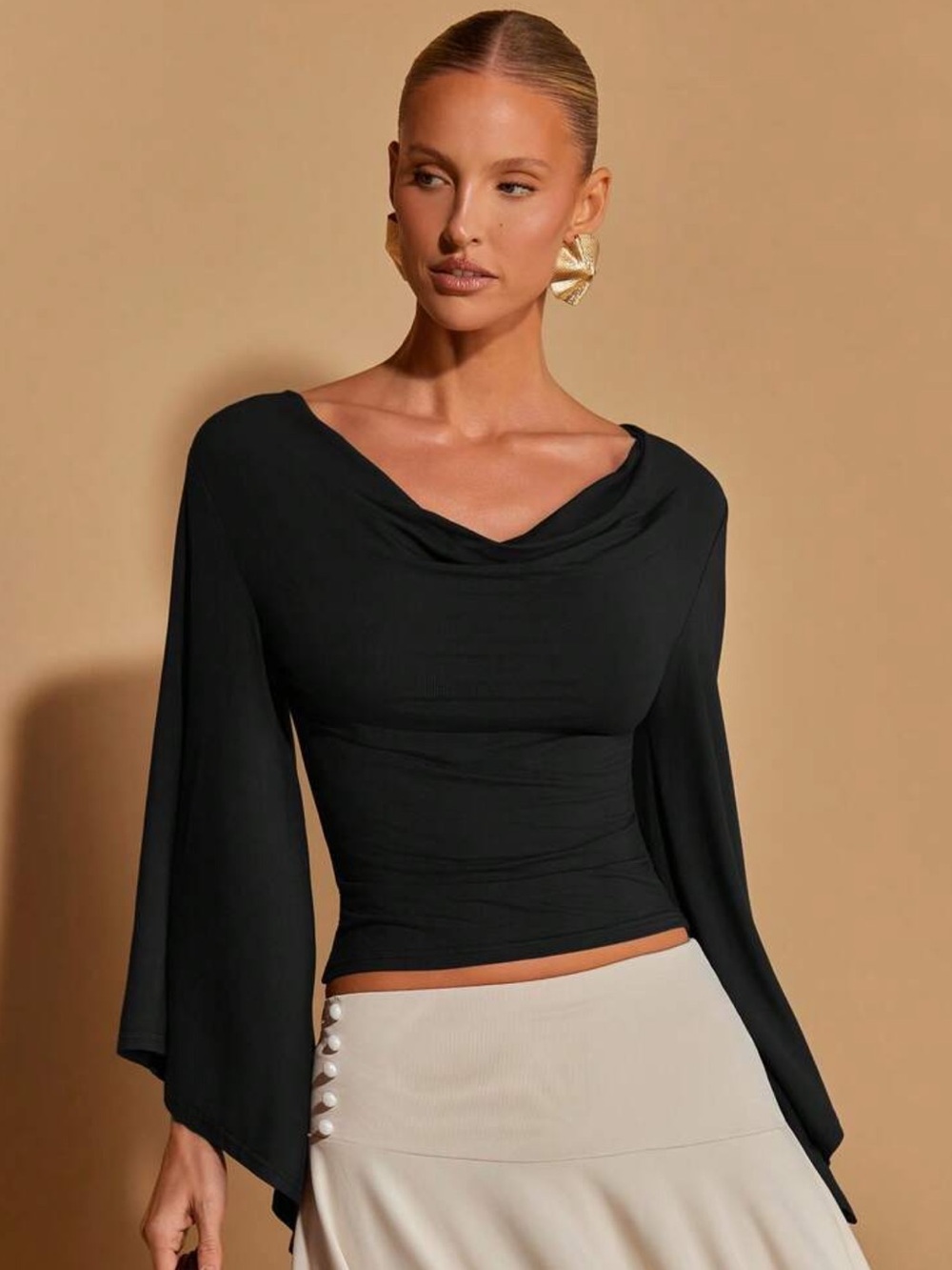 COSMINA Women's Solid Color Minimalist Long Sleeve T-Shirt, Casual Everyday Wear
